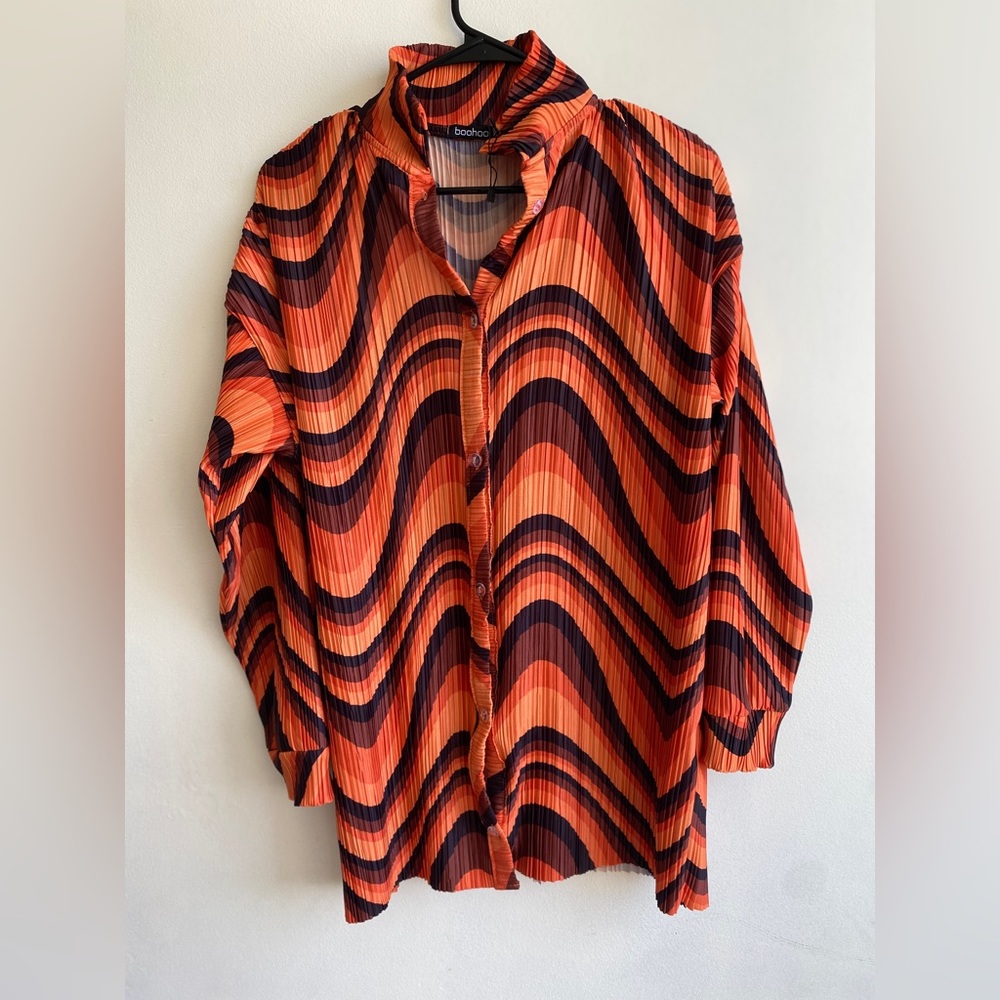 Boohoo’s Marble Printed Oversized Plisse Shirt